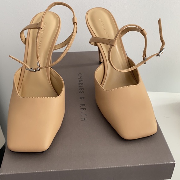 Nude Square Toe Pumps (Brand-New) - Picture 3 of 9